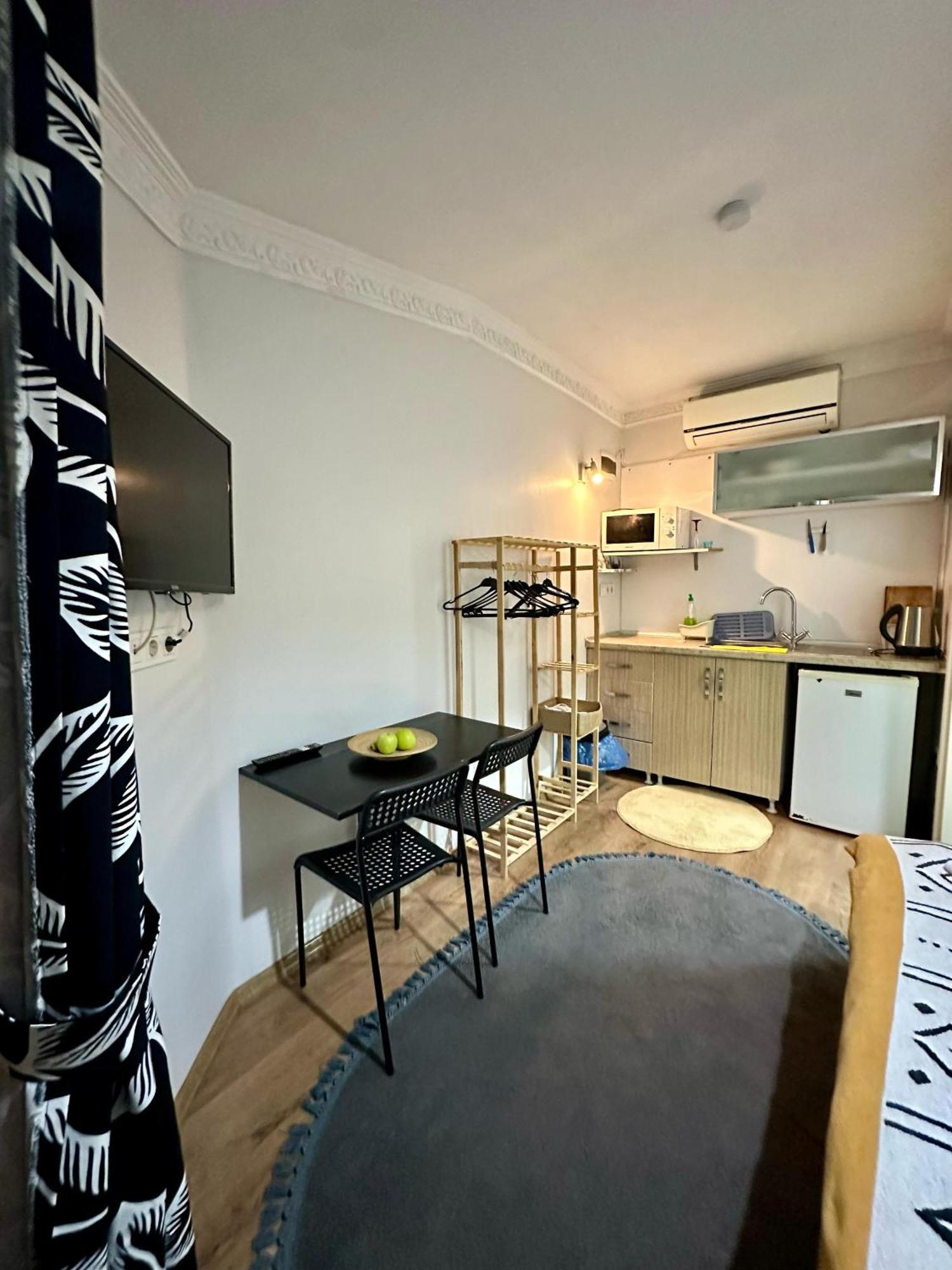 Nelly Guesthouse Provincia di Provincia di Istanbul Esterno foto